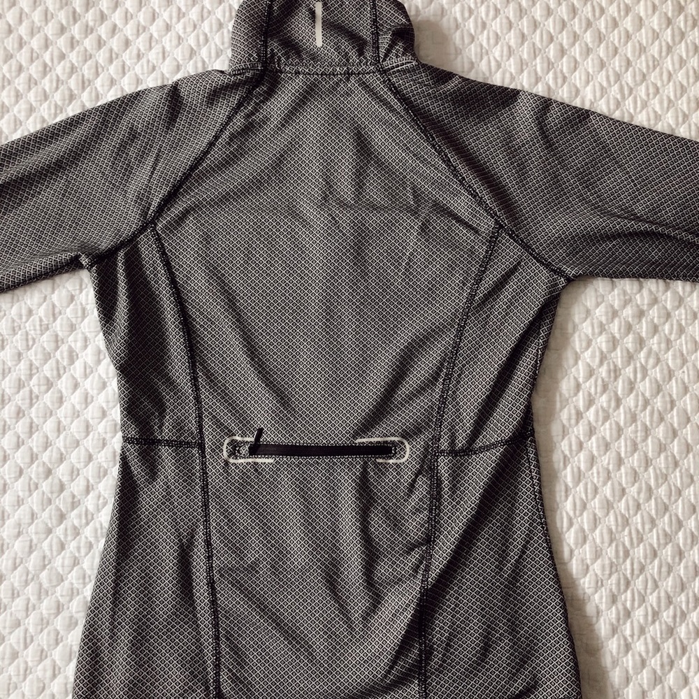 Full zip up - Picture 3 of 4